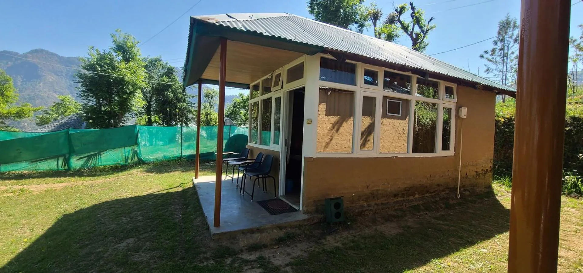 Vatika Resorts Cottages Shogi Indie