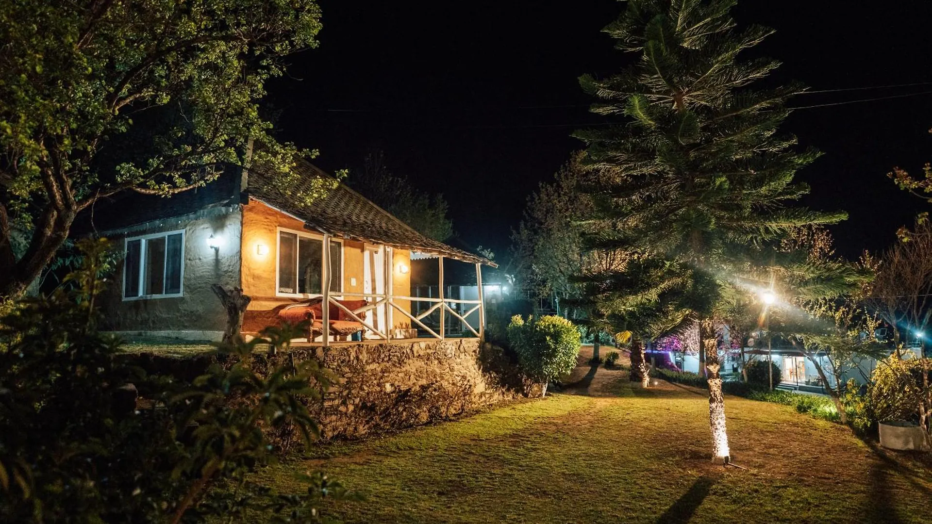 Vatika Resorts Cottages Shogi 0*,  India